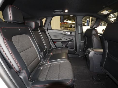 Used 2025 Ford Escape ST-Line image 25