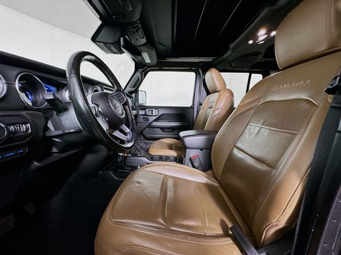 Used 2021 Jeep Wrangler Sahara w/ Cold Weather Group image 13