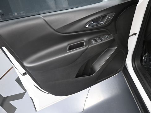 Used 2018 Chevrolet Equinox LT image 13