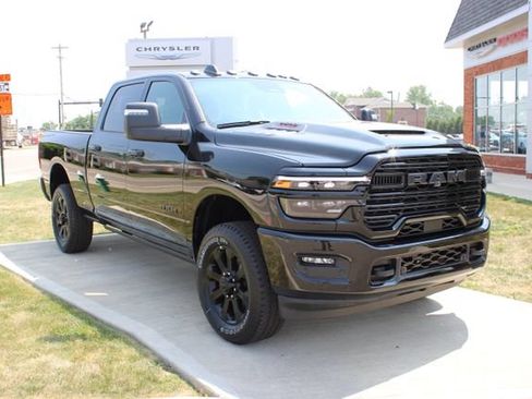Used 2026 RAM 3500 Laramie AWD/4WD image 3