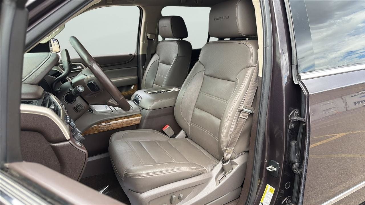 Used 2015 GMC Yukon XL Denali w/ Premium Package AWD/4WD image 12