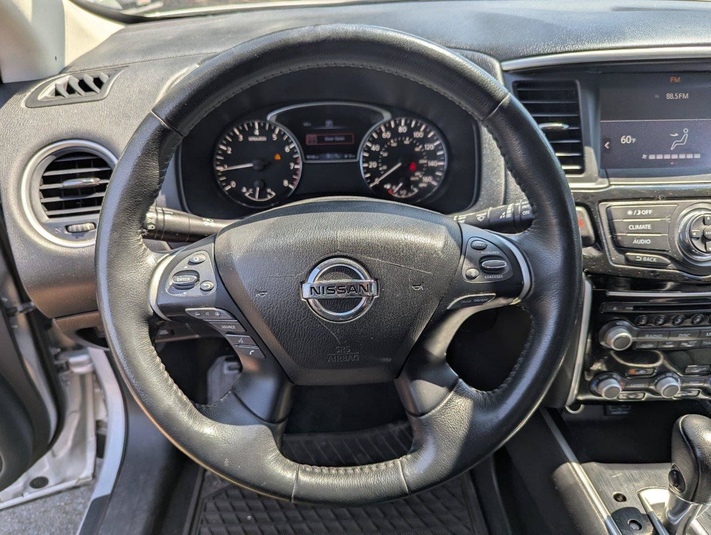 Used 2019 Nissan Pathfinder SV FWD image 13