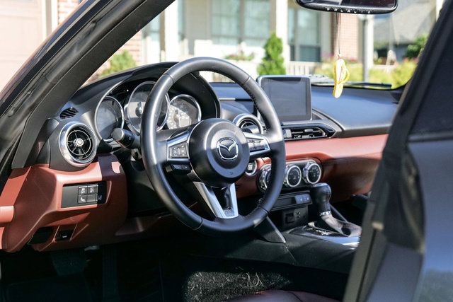 Used 2017 MAZDA MX-5 Miata RF Grand Touring RWD image 46