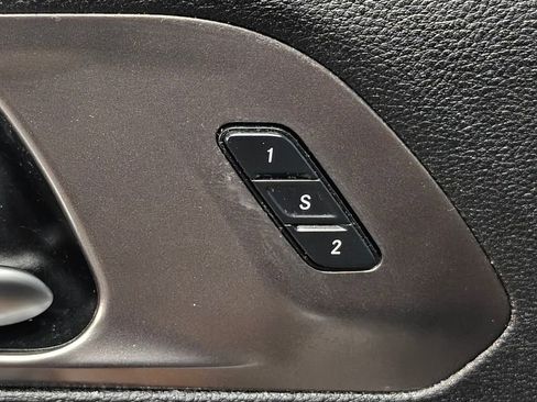 Used 2017 Chrysler Pacifica Limited FWD image 83