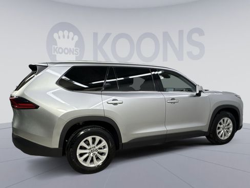 Used 2025 Toyota Grand Highlander AWD image 13