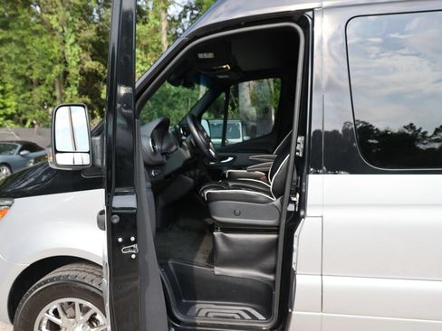 Used 2021 Mercedes-Benz Sprinter 3500 image 14