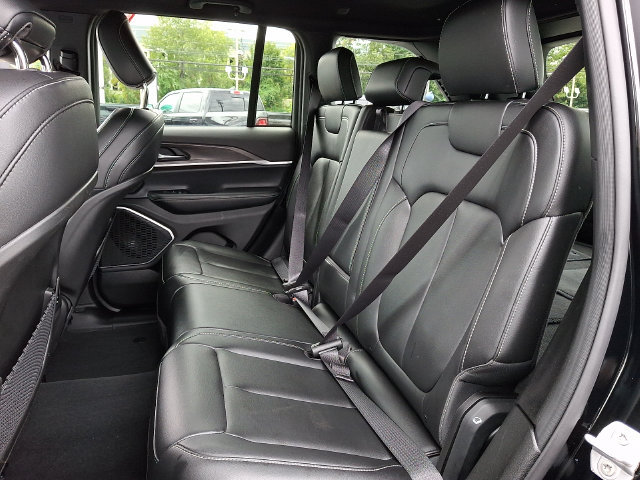 Used 2026 Jeep Grand Cherokee Limited AWD/4WD image 10