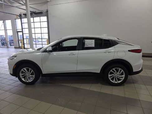 New 2026 Buick Envista Preferred w/ Convenience I Package image 2