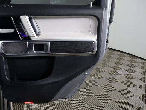 Used 2019 Mercedes-Benz G 63 AMG 4MATIC w/ Seat Comfort Package image 27