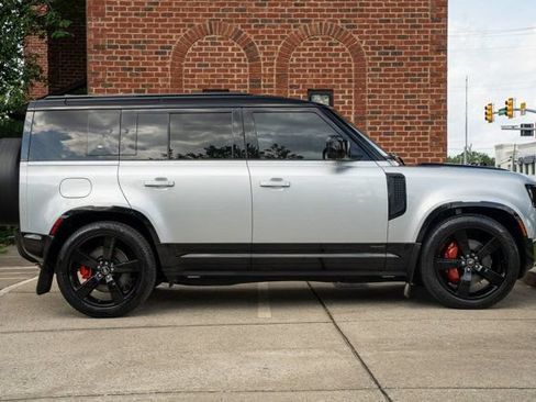 Used 2024 Land Rover Defender 110 X AWD/4WD image 4