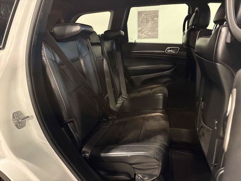 Used 2017 Jeep Grand Cherokee Altitude AWD/4WD image 22