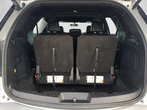 Used 2016 Ford Explorer XLT w/ Equipment Group 202A image 6