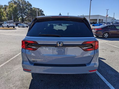 Used 2024 Honda Odyssey Sport image 19