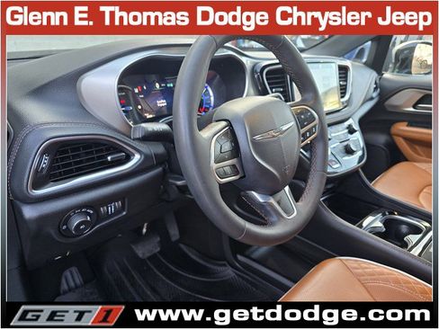 Used 2024 Chrysler Pacifica Pinnacle image 13