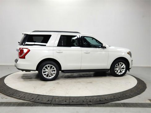 Used 2020 Ford Expedition XLT image 8