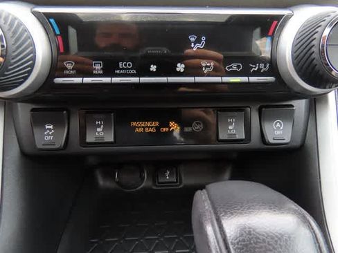 Used 2022 Toyota RAV4 XLE w/ Convenience Package AWD/4WD image 24