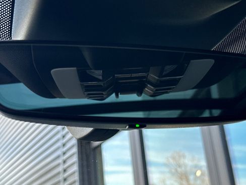 Used 2025 Porsche Macan image 22