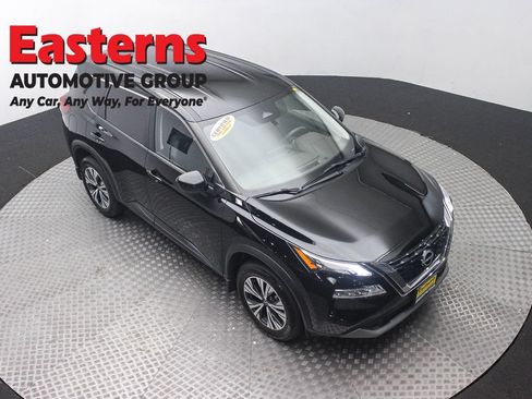Used 2023 Nissan Rogue SV AWD/4WD image 3