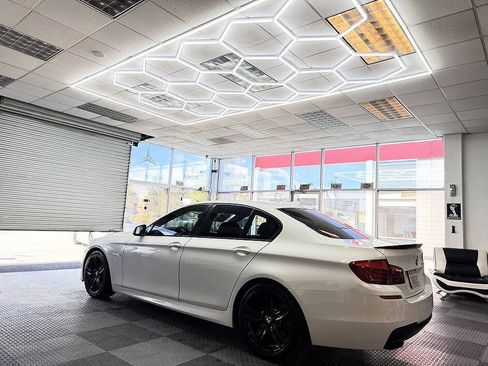 Used 2013 BMW 550i Sedan w/ Executive Pkg RWD image 15