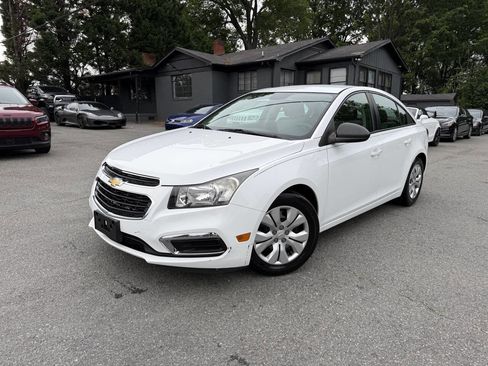 Used 2015 Chevrolet Cruze LS FWD image 1