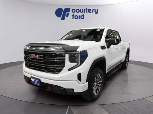 Used 2022 GMC Sierra 1500 AT4 w/ AT4 Premium Package image 3