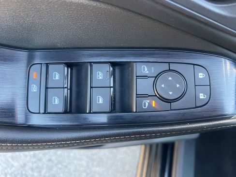 Used 2024 Nissan Rogue SV image 50