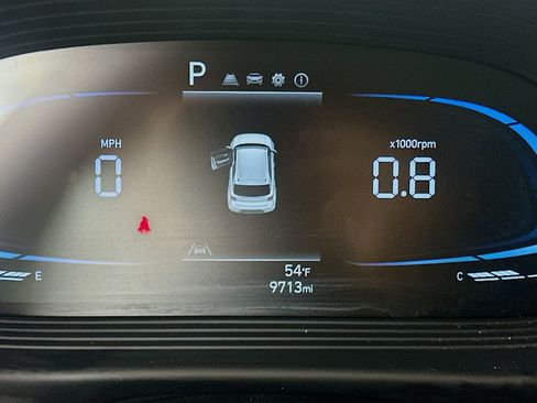 Used 2025 Hyundai Venue SE image 18