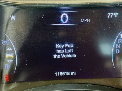 Used 2017 Jeep Grand Cherokee Laredo image 12