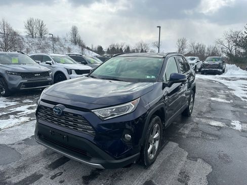 Used 2019 Toyota RAV4 Limited image 1