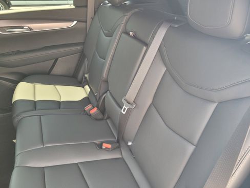 New 2026 Cadillac XT5 Luxury w/ LPO, ONYX Package FWD image 6