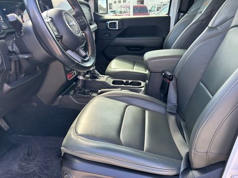 Used 2024 Jeep Gladiator Mojave w/ Safety Group AWD/4WD image 11