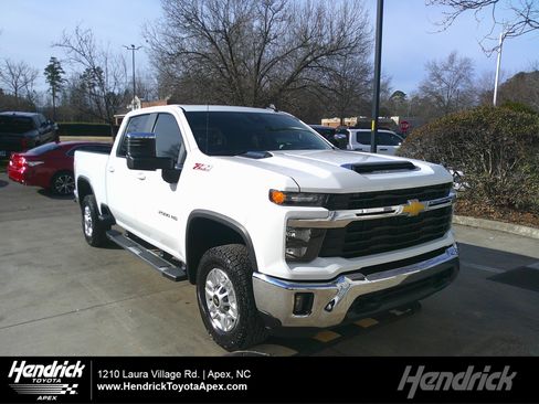 Used 2024 Chevrolet Silverado 2500 LT w/ Convenience Package image 1