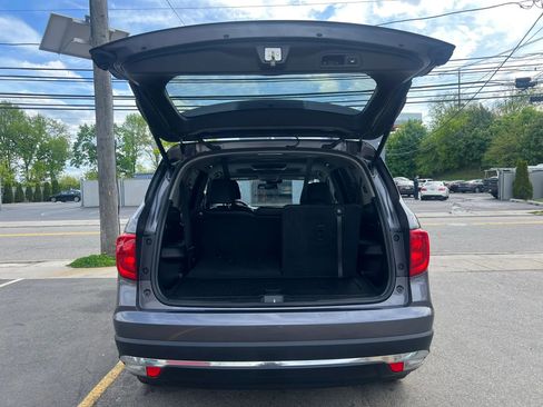 Used 2017 Honda Pilot Touring image 9