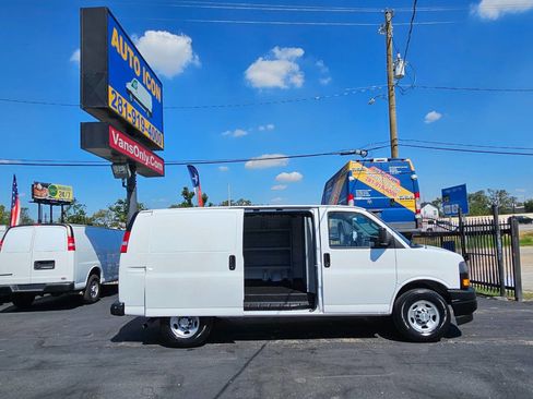 Used 2020 Chevrolet Express 2500 2500 3dr Cargo Van w/ Safety Package image 5