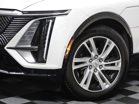 Used 2024 Cadillac Lyriq Tech w/ Driver Assist Package AWD/4WD image 3