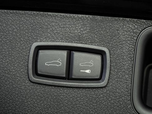 New 2026 Porsche Macan image 32