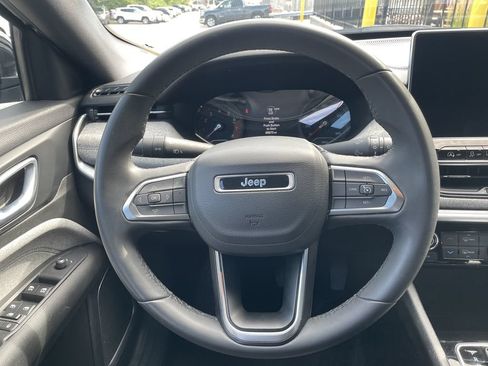 Used 2024 Jeep Compass Latitude AWD/4WD image 16