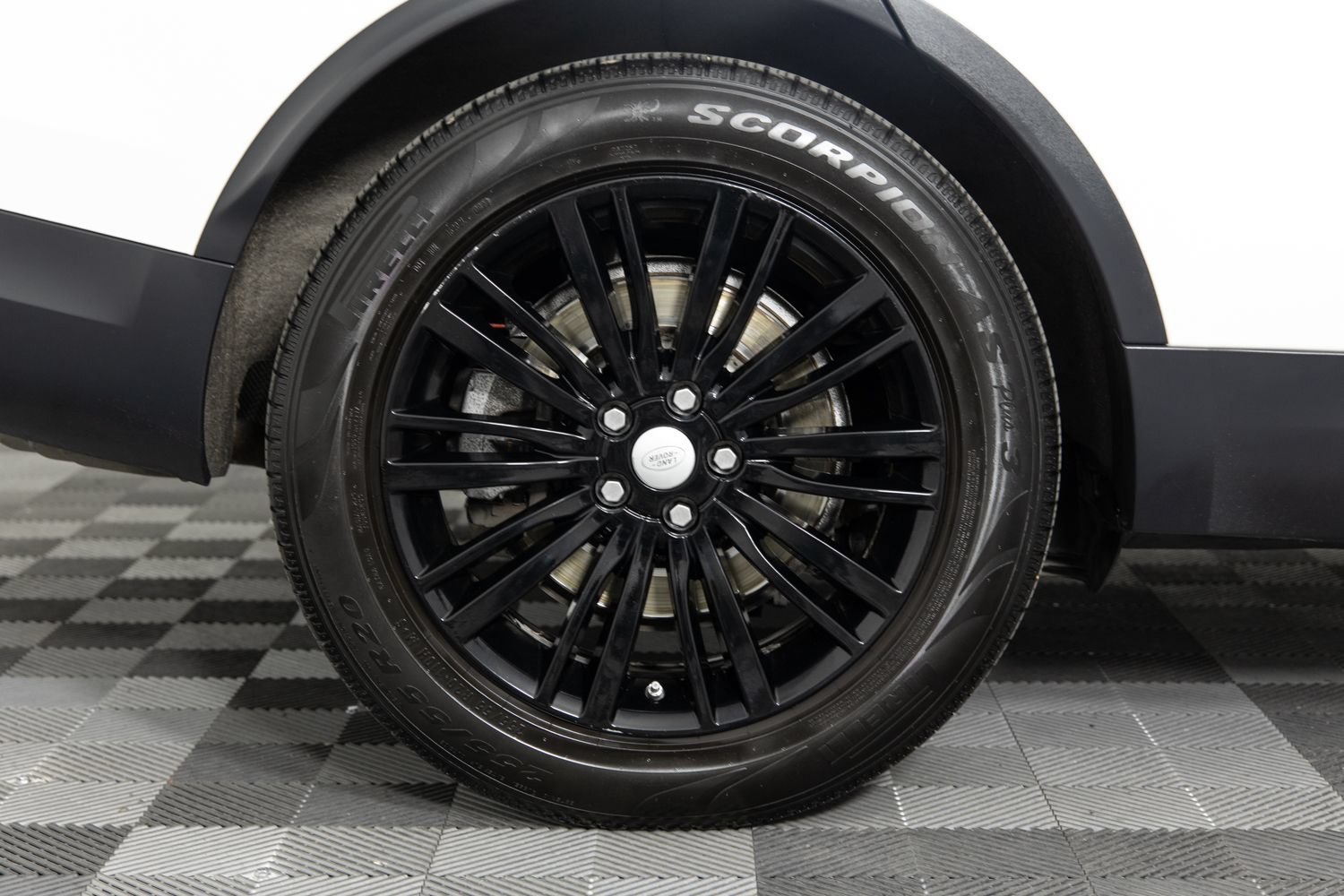 Used 2017 Land Rover Discovery HSE Luxury AWD/4WD image 42