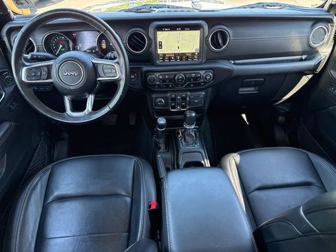 Used 2023 Jeep Wrangler Unlimited Sahara AWD/4WD image 5