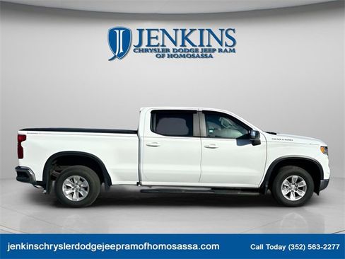 Used 2023 Chevrolet Silverado 1500 LT image 2