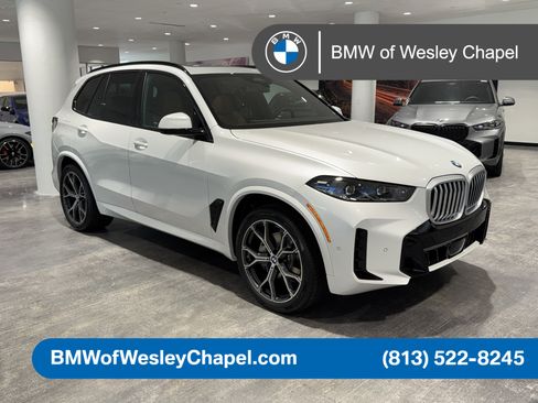 New 2026 BMW X5 xDrive40i w/ M Sport Package image 1
