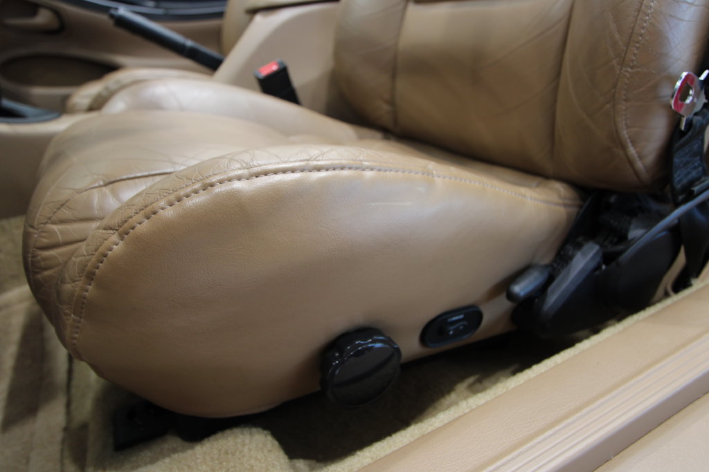Used 1994 Ford Mustang GT RWD image 7