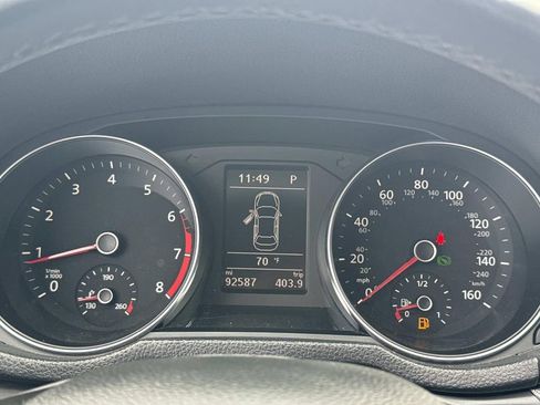 Used 2016 Volkswagen Passat 1.8T R-Line w/ R-Line Lighting Package image 28