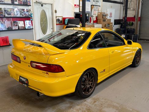 Used 2000 Acura Integra Type R FWD image 6