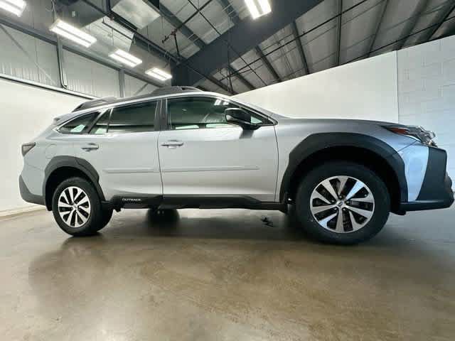 Certified 2025 Subaru Outback AWD/4WD image 3