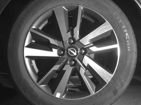 Used 2025 Nissan Versa SV FWD image 14