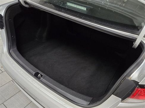 Used 2022 Toyota Corolla LE image 15