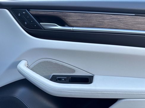 Used 2025 Porsche Macan 4S Electric image 19