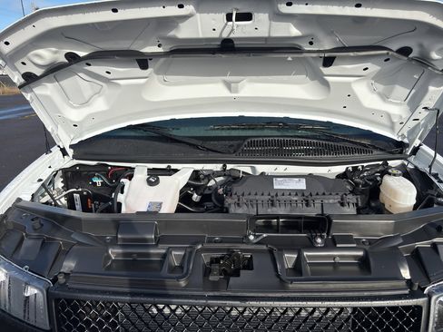 New 2025 Chevrolet Express 3500 image 10