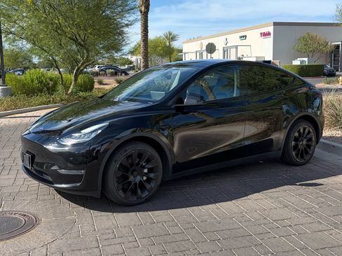 Used 2023 Tesla Model Y Long Range AWD/4WD image 6